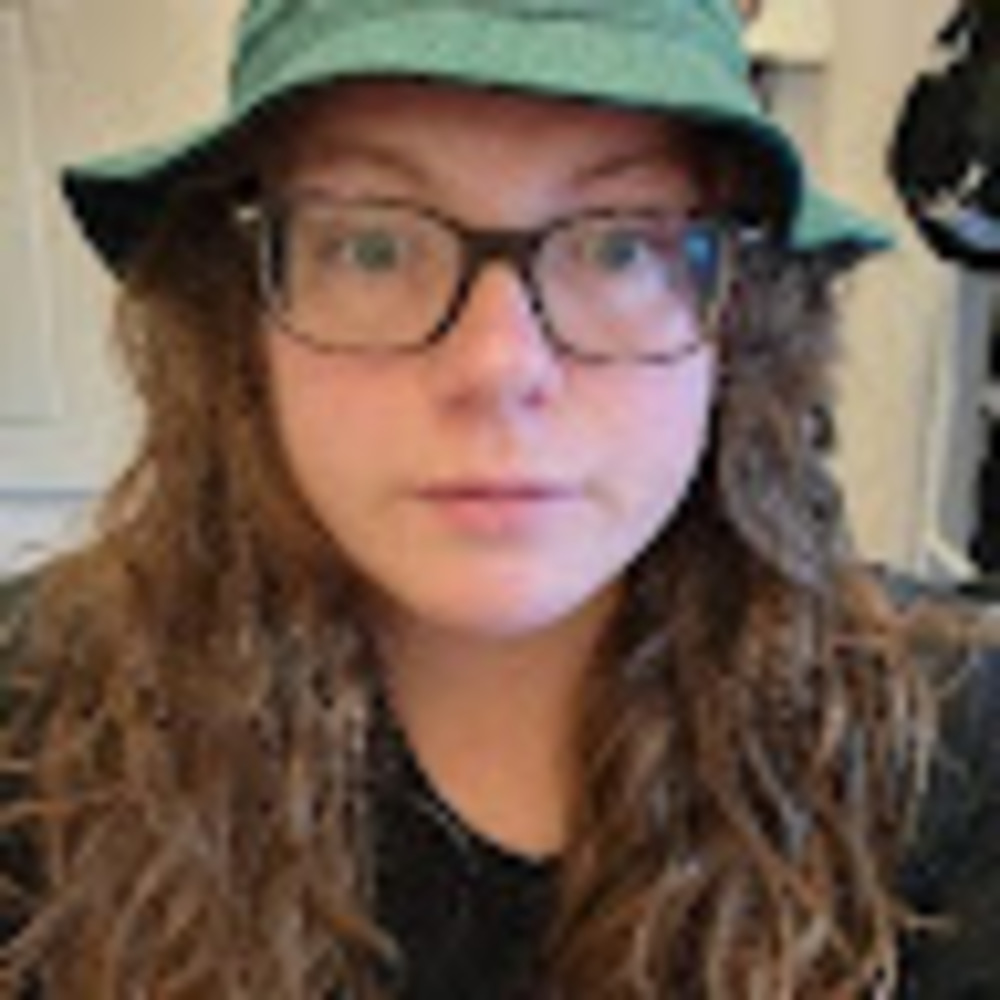 Meet your Posher, Hayley